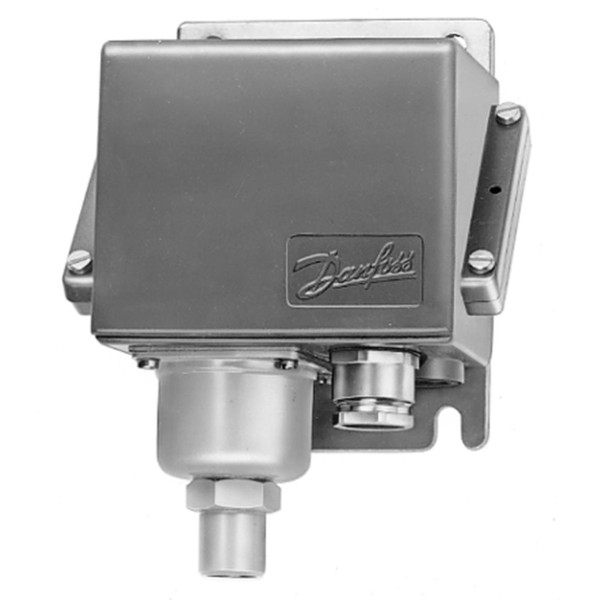 Danfoss 060-310466 Pressure Switch KPS33 Regulation range Pe 0 - 3.5 bar, Differential  0.2 bar , Reset function: Auto, Pressure connection type G, Pressure connection size 1/4, Enclosure rating IP IP67, MWP 10 bar  Danfoss 060-310466 Pressure Switch KPS33 Regulation range Pe 0 - 3.5 bar, Differential  0.2 bar , Reset function: Auto, Pressure connection type G, Pressure connection size 1/4, Enclosure rating IP IP67, MWP 10 bar