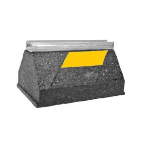 C10 - Soporte de Goma 9.6in Length x 6in Width x 4in Height con 13/16in Canal de Acero Galvanizado. Gancho de tuberia se vende por separado.